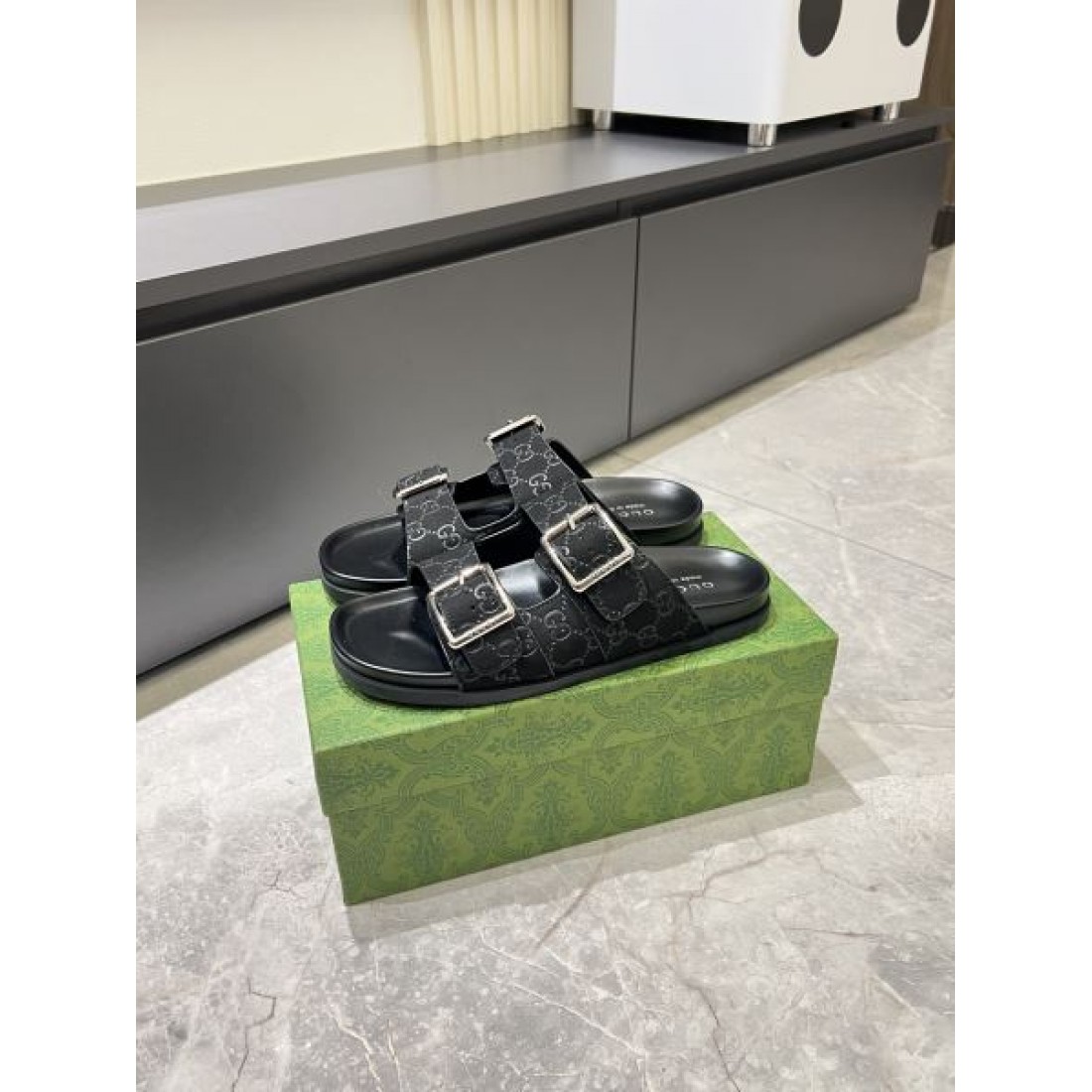 ダブルバックル GGモノグラム ホールド感良好 GUCCI グッチ コピー コンフォートサンダル 話題の新顔 売れ筋上位