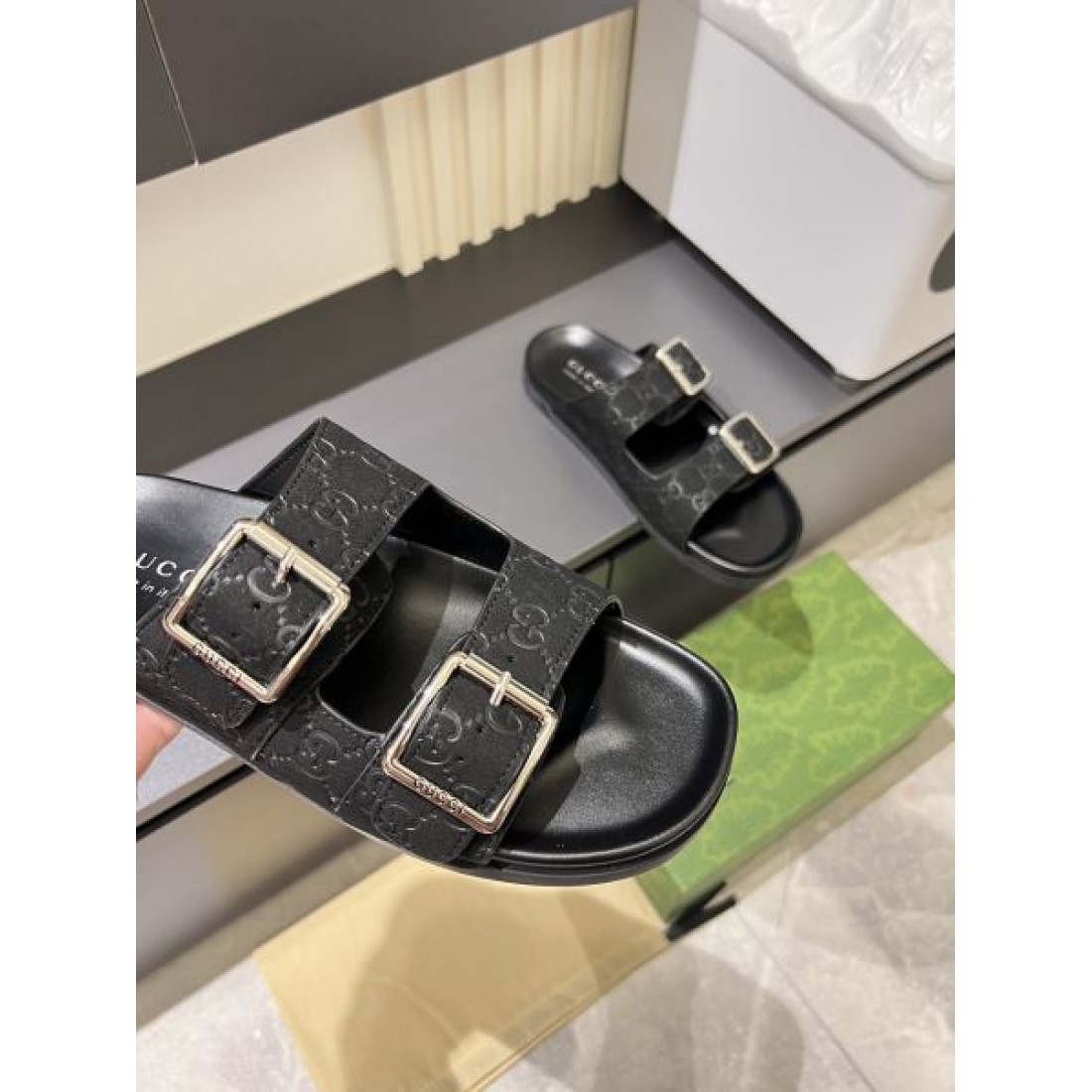 ダブルバックル GGモノグラム ホールド感良好 GUCCI グッチ コピー コンフォートサンダル 話題の新顔 売れ筋上位