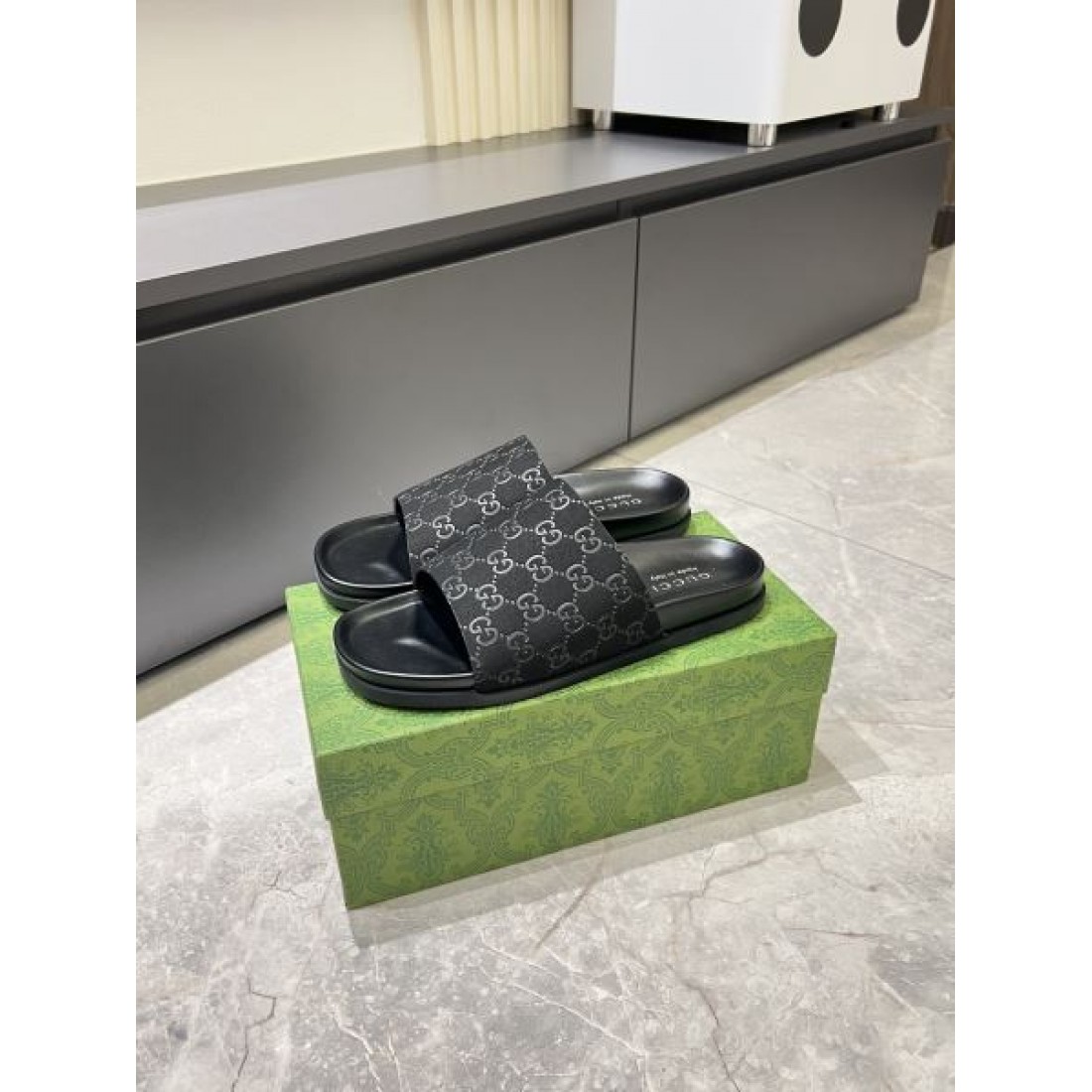GGモノグラム総柄 ワイドバンド 安定感フォルム GUCCI グッチ コピー スライドサンダル 今季注目 売れ筋更新