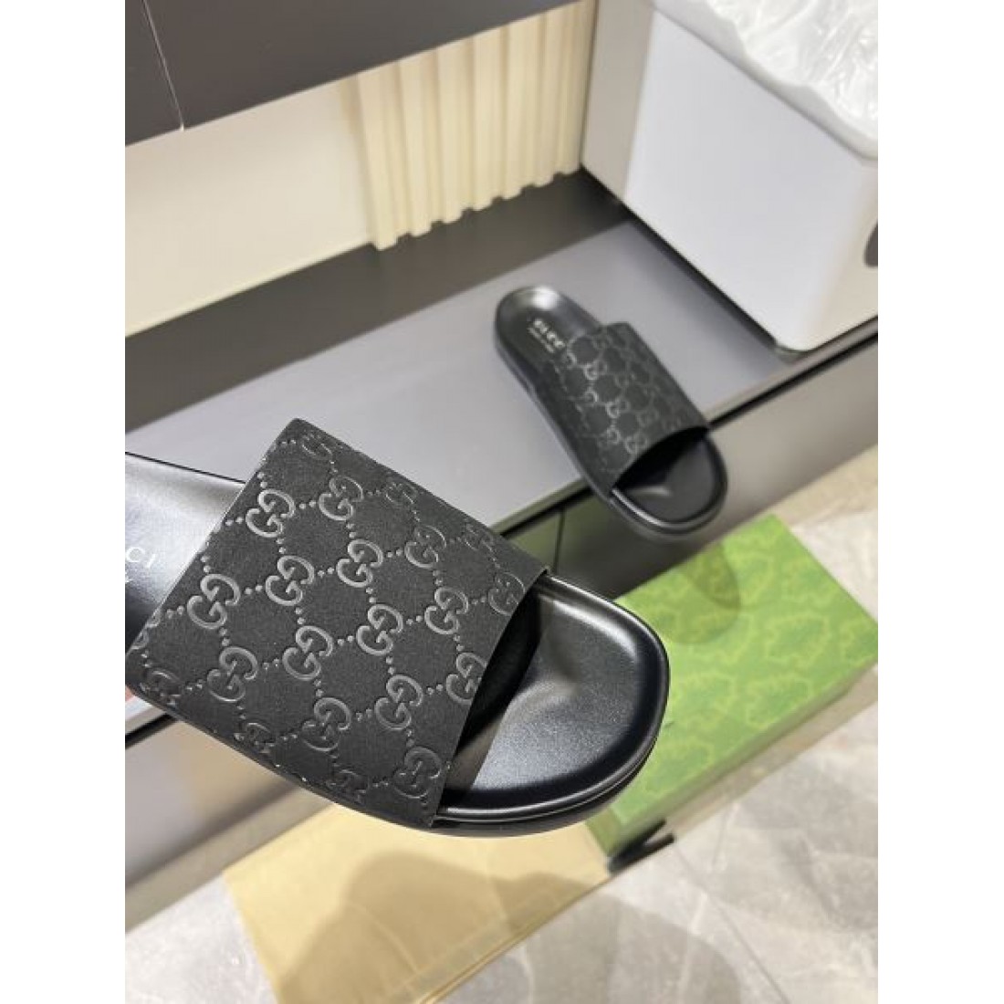 GGモノグラム総柄 ワイドバンド 安定感フォルム GUCCI グッチ コピー スライドサンダル 今季注目 売れ筋更新
