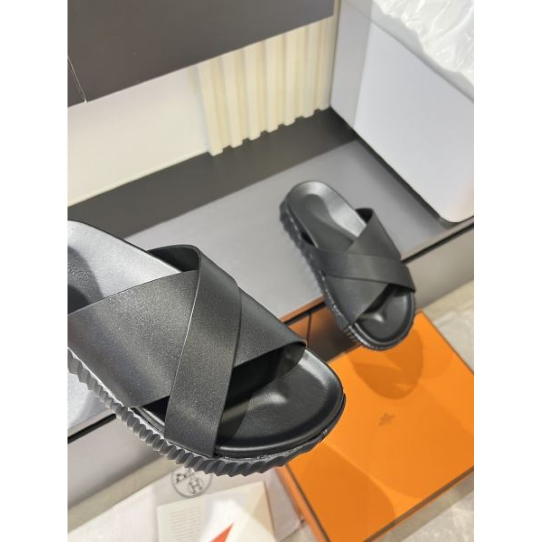 クロスバンド 凹凸アウトソール 限定ムード HERMÈS エルメス コピー スポーツサンダル 売れ筋新顔