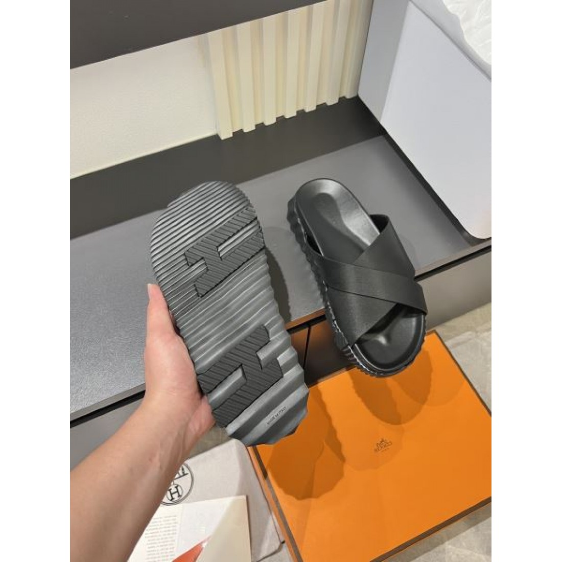 クロスバンド 凹凸アウトソール 限定ムード HERMÈS エルメス コピー スポーツサンダル 売れ筋新顔
