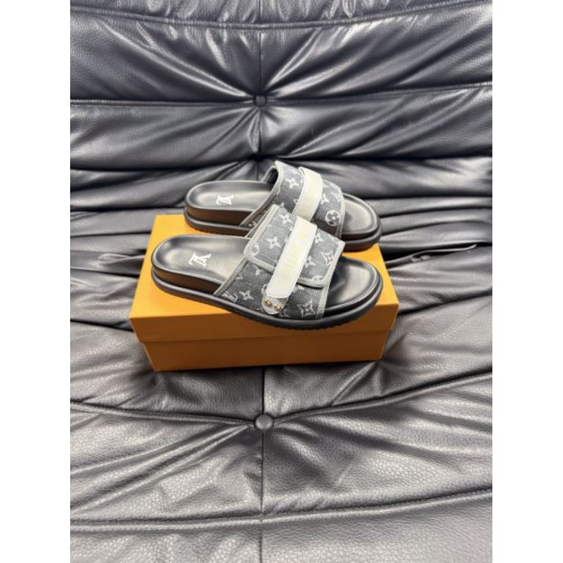 モノグラムジャカード ロゴバンド LOUIS VUITTON ルイヴィトン コピー スライドサンダル 上品カジュアル
