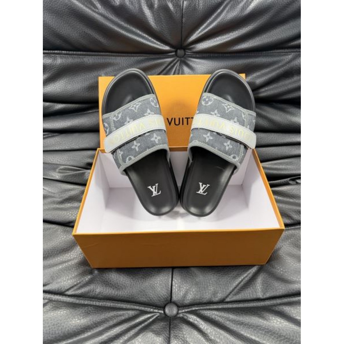 モノグラムジャカード ロゴバンド LOUIS VUITTON ルイヴィトン コピー スライドサンダル 上品カジュアル