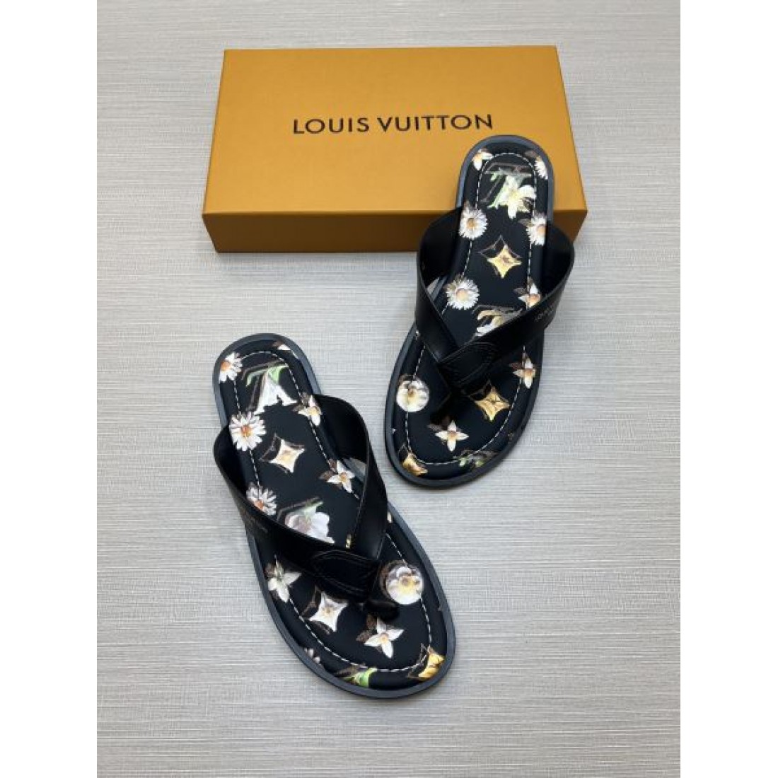 限定デザイン フローラルモノグラム クロスストラップ LOUIS VUITTON ルイヴィトン コピー トングサンダル リゾート映え