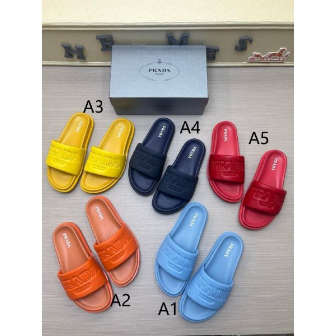 シャワーサンダル 軽量フットウェア ラバーソール PRADA プラダ コピー サンダル 快適フィット デイリーユース