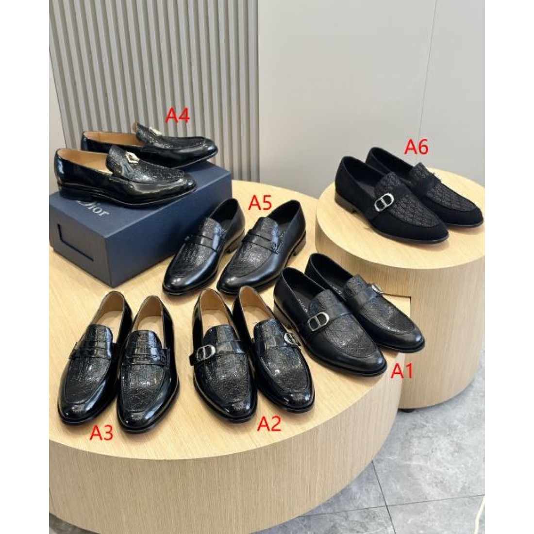 ビットローファー エンボス加工 レザーアッパー DIOR ディオール コピー ビジネスシューズ 立体パターン 上質な表情