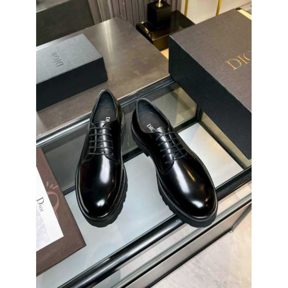 ドレスシューズ モードカジュアル ジャケットスタイル DIOR ディオール コピー ビジネスシューズ 都会コーデ 定番アイテム