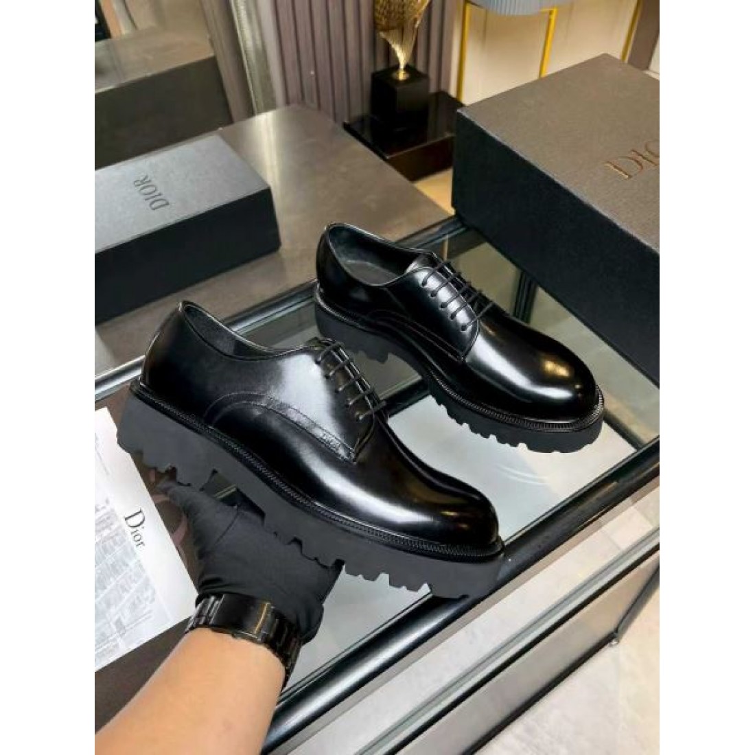 ドレスシューズ モードカジュアル ジャケットスタイル DIOR ディオール コピー ビジネスシューズ 都会コーデ 定番アイテム