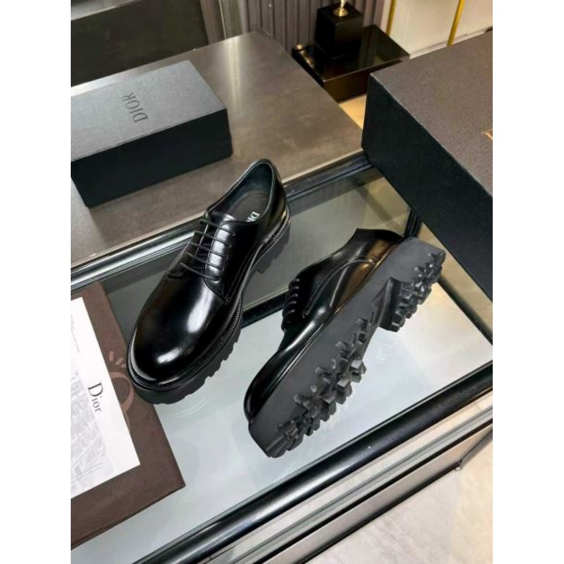 ドレスシューズ モードカジュアル ジャケットスタイル DIOR ディオール コピー ビジネスシューズ 都会コーデ 定番アイテム