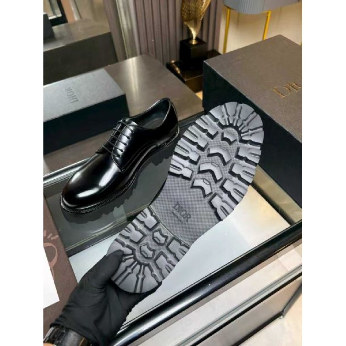ドレスシューズ モードカジュアル ジャケットスタイル DIOR ディオール コピー ビジネスシューズ 都会コーデ 定番アイテム
