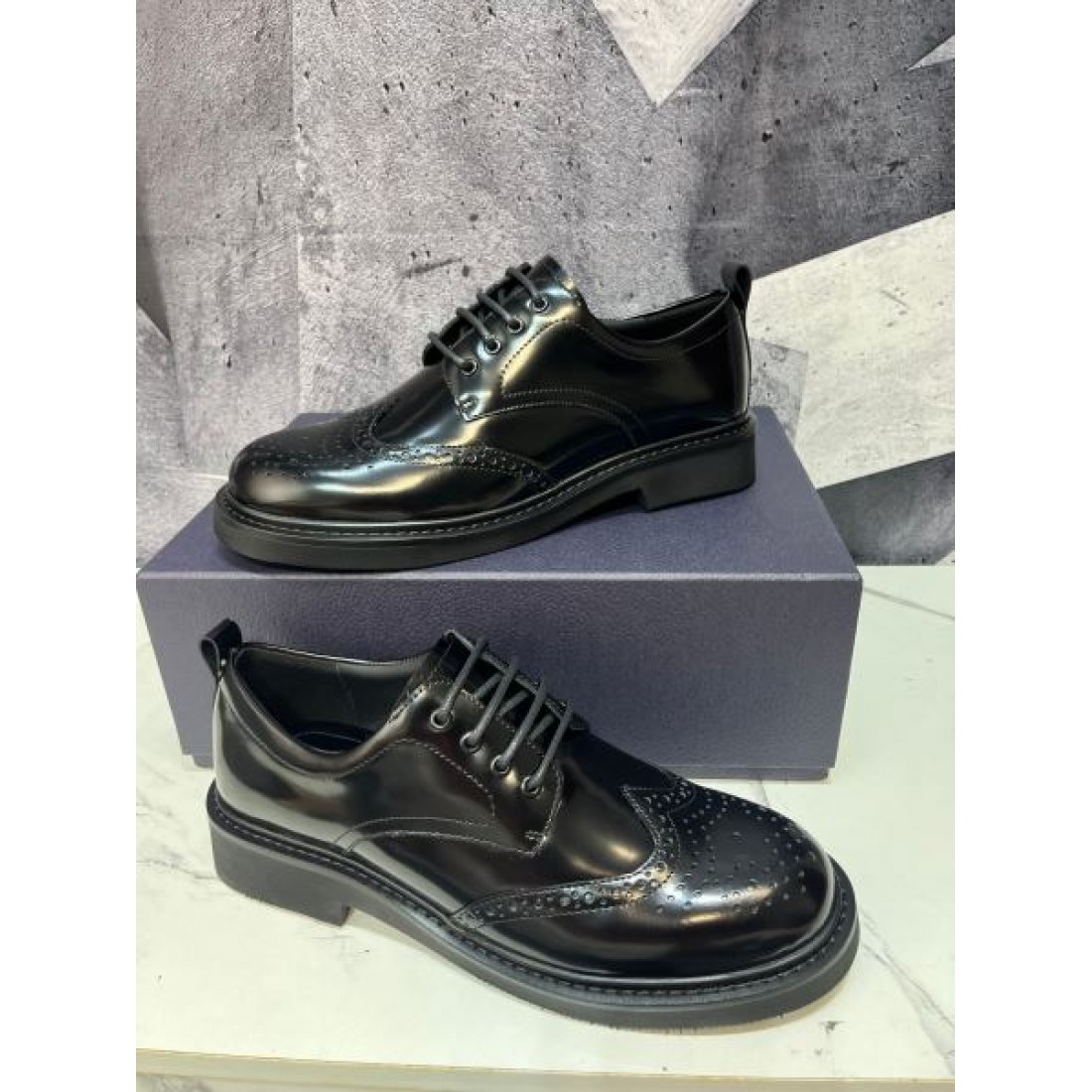 ウイングチップ ブローグデザイン メダリオン装飾 DIOR ディオール コピー ビジネスシューズ レザーシューズ クラシックムード