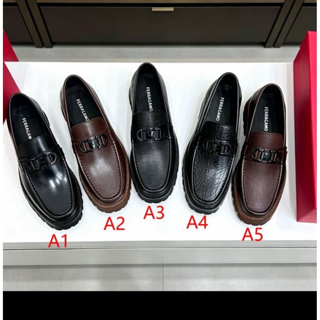 ビットローファー プレーンレザー クラシックフォルム FERRAGAMO フェラガモ コピー ビジネスシューズ 控えめなデザイン