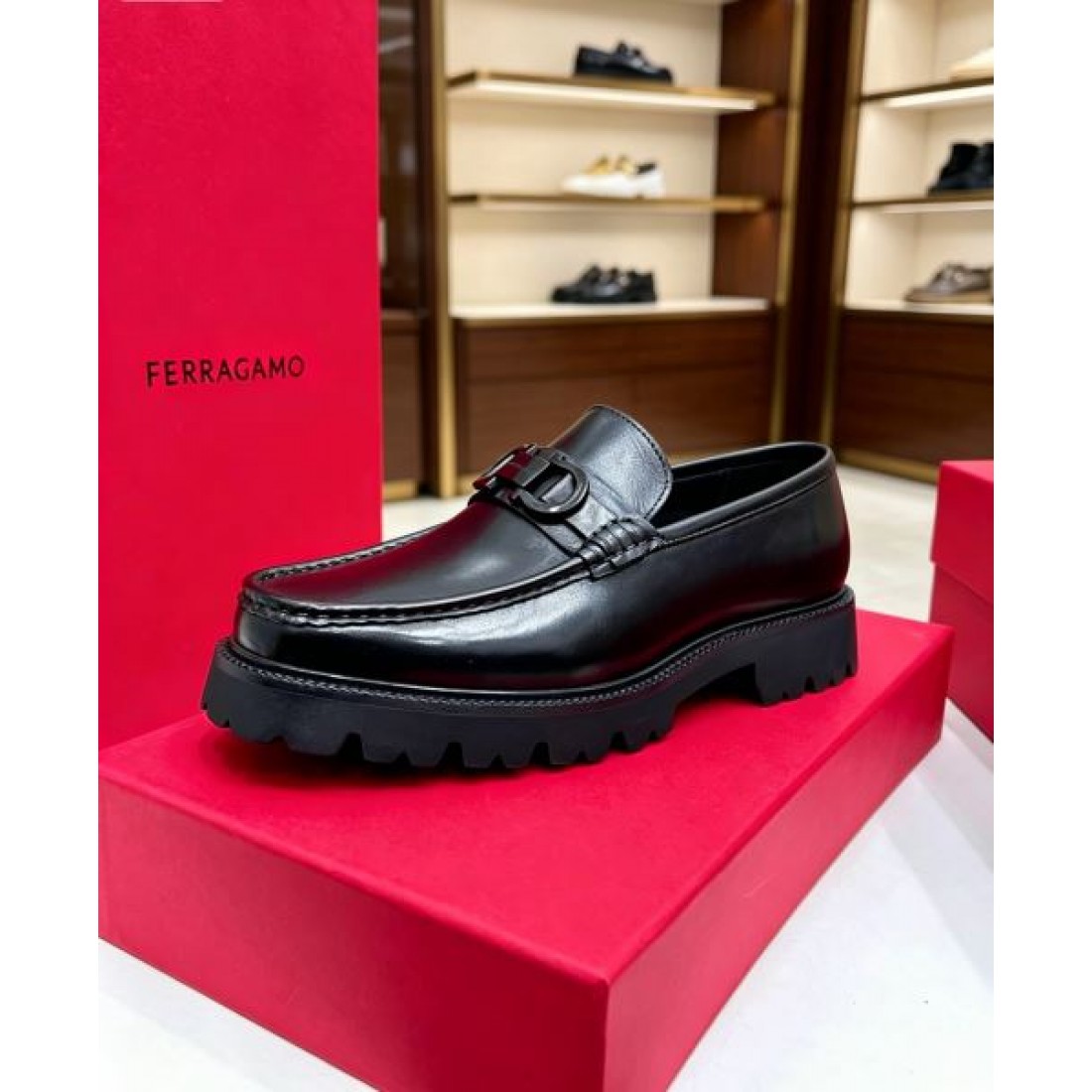 ビットローファー プレーンレザー クラシックフォルム FERRAGAMO フェラガモ コピー ビジネスシューズ 控えめなデザイン