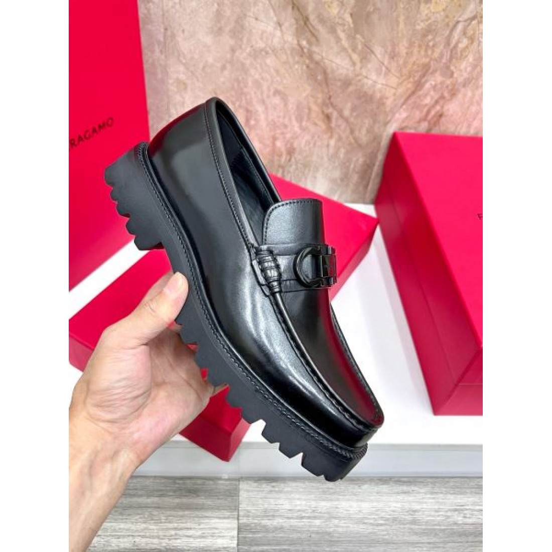 ビットローファー プレーンレザー クラシックフォルム FERRAGAMO フェラガモ コピー ビジネスシューズ 控えめなデザイン