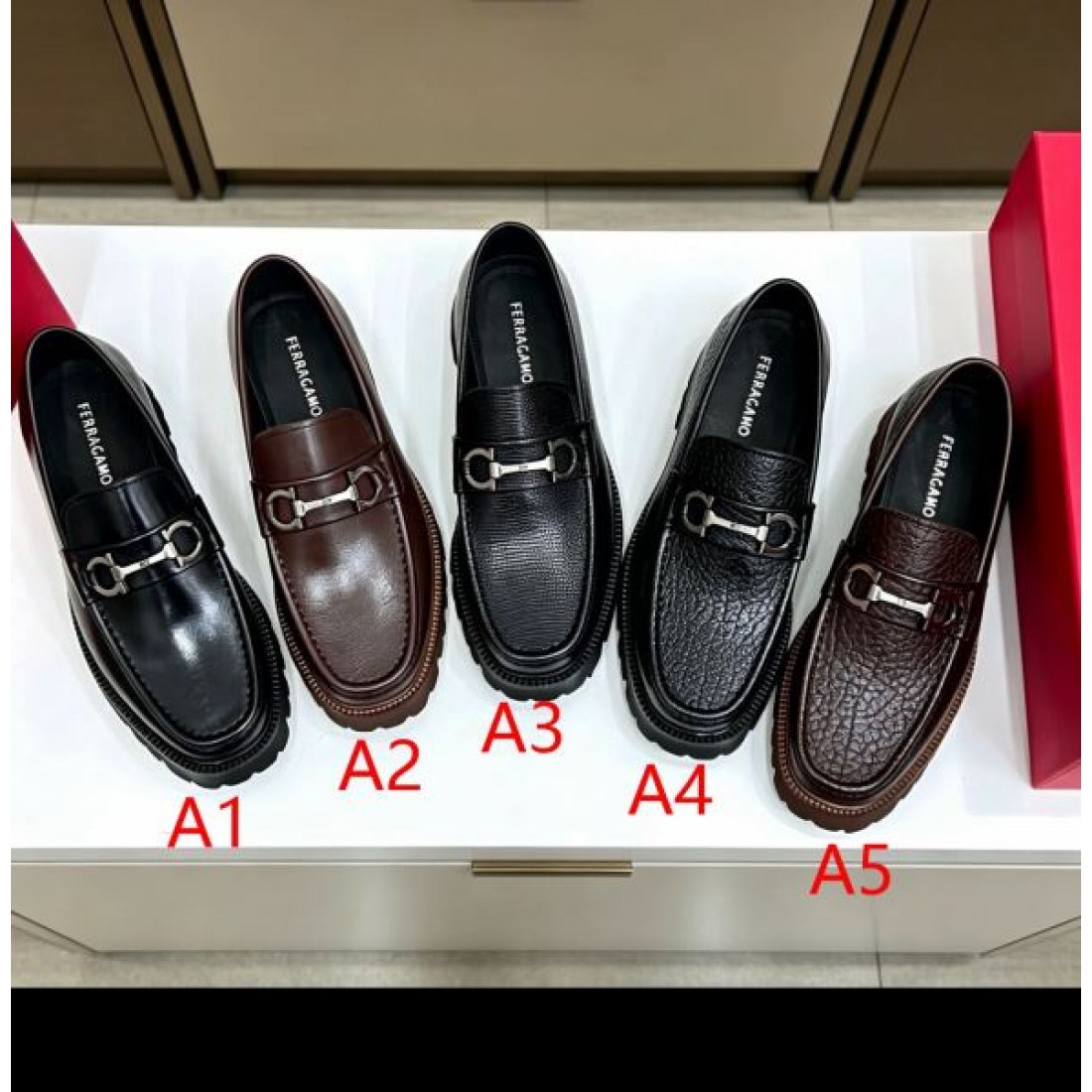 ビットローファー 立体パターン アッパーデザイン FERRAGAMO フェラガモ コピー ビジネスシューズ シャープフォルム 紳士スタイル
