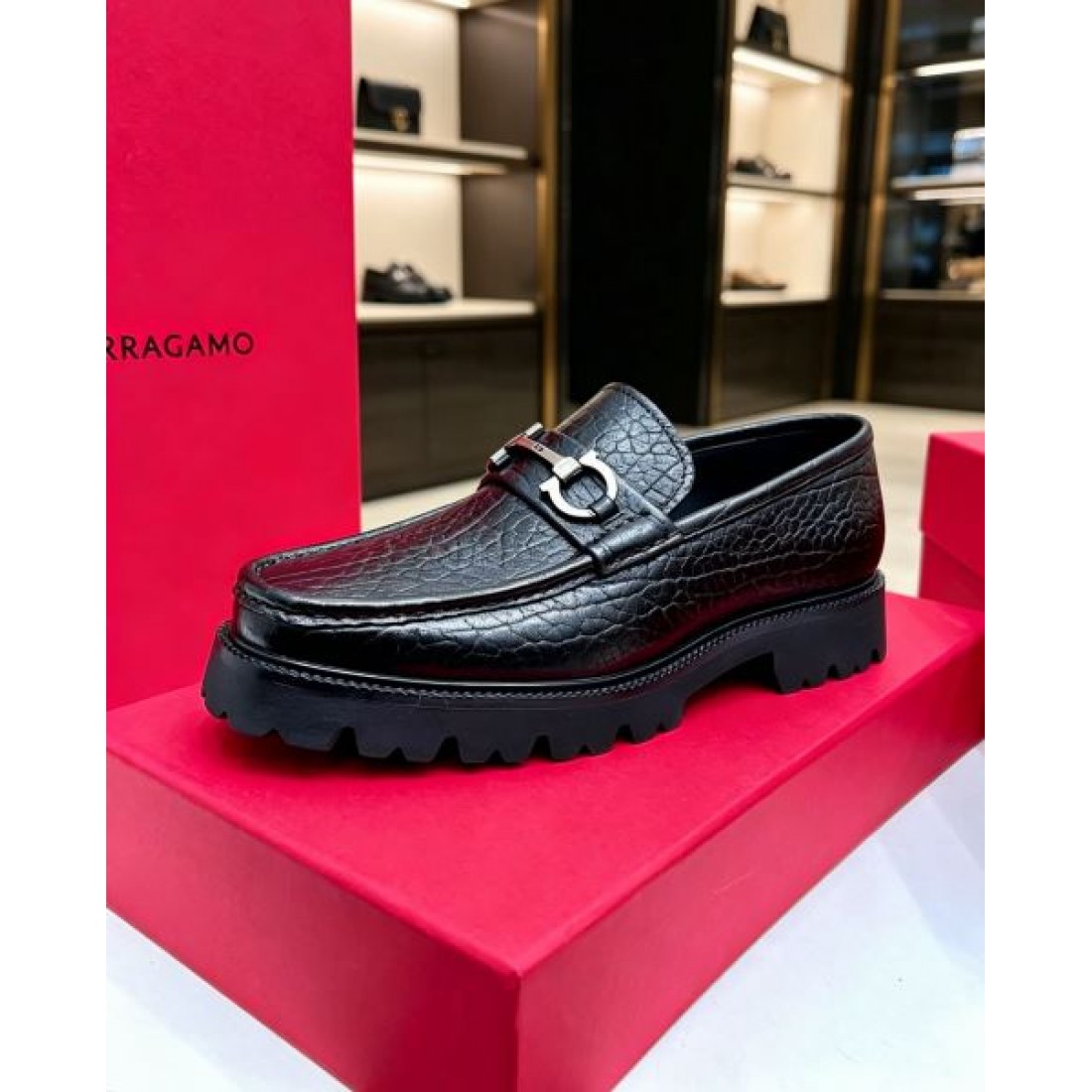 ビットローファー 立体パターン アッパーデザイン FERRAGAMO フェラガモ コピー ビジネスシューズ シャープフォルム 紳士スタイル