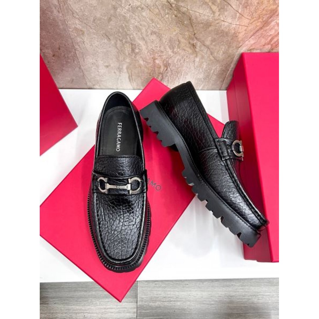 ビットローファー 立体パターン アッパーデザイン FERRAGAMO フェラガモ コピー ビジネスシューズ シャープフォルム 紳士スタイル
