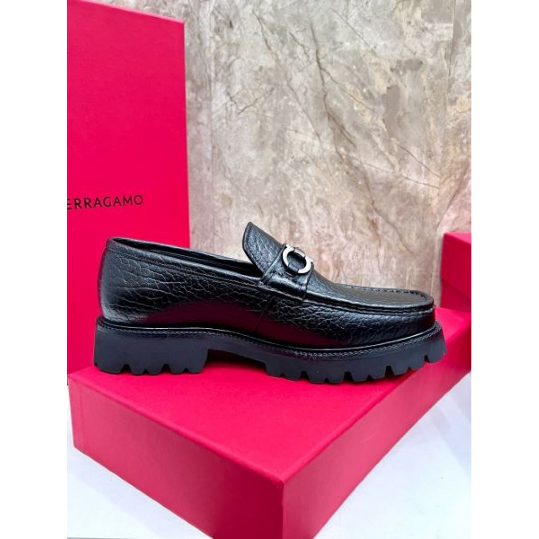ビットローファー 立体パターン アッパーデザイン FERRAGAMO フェラガモ コピー ビジネスシューズ シャープフォルム 紳士スタイル