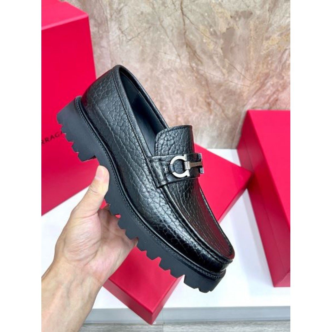 ビットローファー 立体パターン アッパーデザイン FERRAGAMO フェラガモ コピー ビジネスシューズ シャープフォルム 紳士スタイル