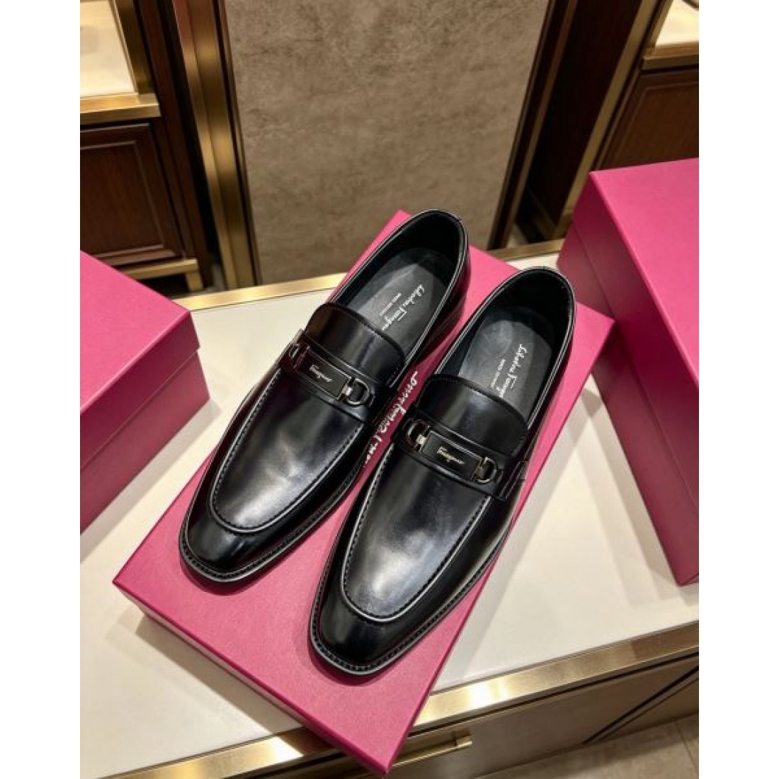 ビットローファー プレーンレザー 滑らかな質感 FERRAGAMO フェラガモ コピー ビジネスシューズ シャープフォルム