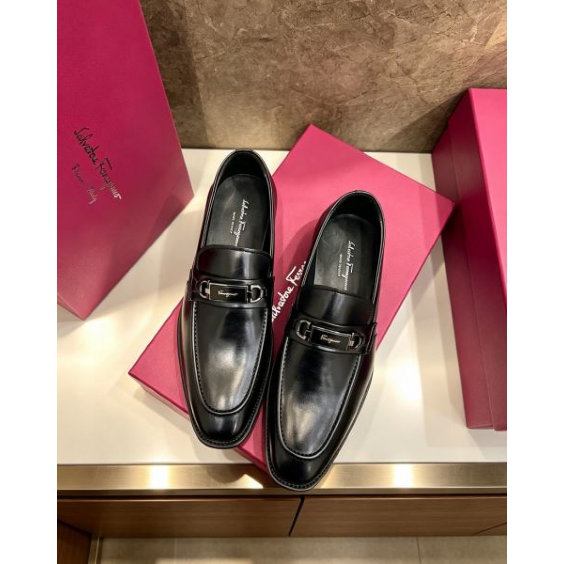 ビットローファー プレーンレザー 滑らかな質感 FERRAGAMO フェラガモ コピー ビジネスシューズ シャープフォルム