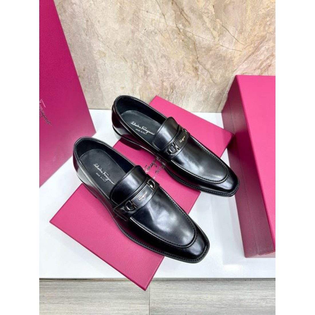 ビットローファー プレーンレザー 滑らかな質感 FERRAGAMO フェラガモ コピー ビジネスシューズ シャープフォルム