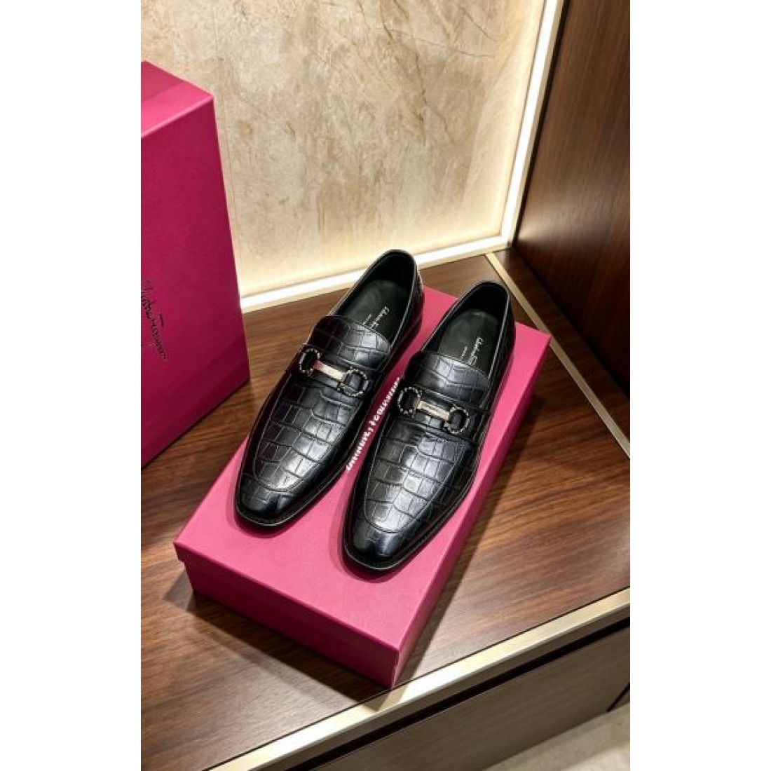 レスローファー モードクラシック 足元を引き締めるデザイン FERRAGAMO フェラガモ コピー ビジネスシューズ クラフトデザイン