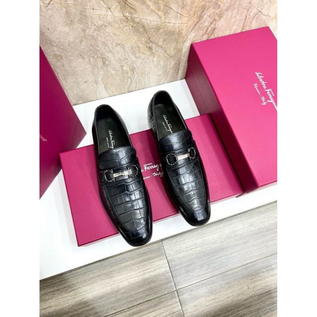 レスローファー モードクラシック 足元を引き締めるデザイン FERRAGAMO フェラガモ コピー ビジネスシューズ クラフトデザイン