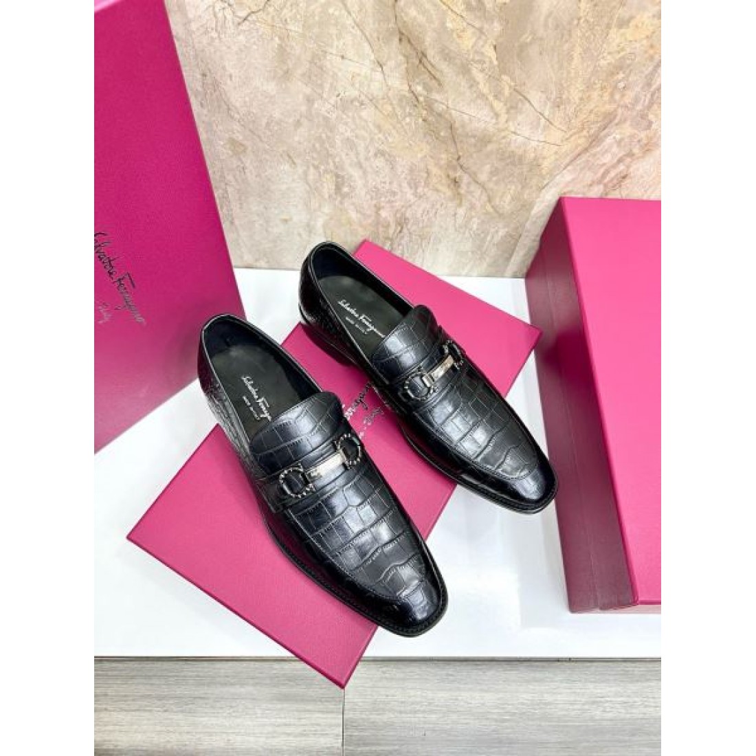 レスローファー モードクラシック 足元を引き締めるデザイン FERRAGAMO フェラガモ コピー ビジネスシューズ クラフトデザイン