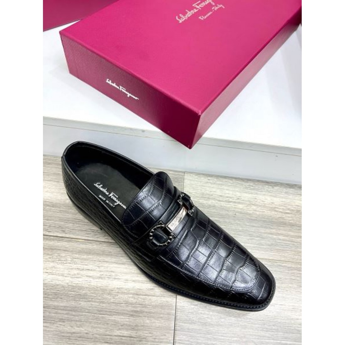レスローファー モードクラシック 足元を引き締めるデザイン FERRAGAMO フェラガモ コピー ビジネスシューズ クラフトデザイン