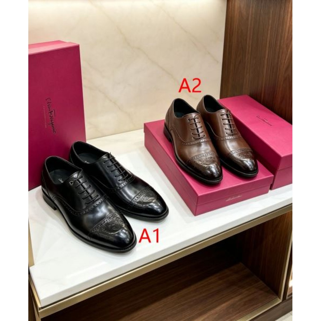 ストレートチップ レースアップ ブローグ加工 FERRAGAMO フェラガモ コピー ビジネスシューズ 正統派スタイル ビジネスシーン