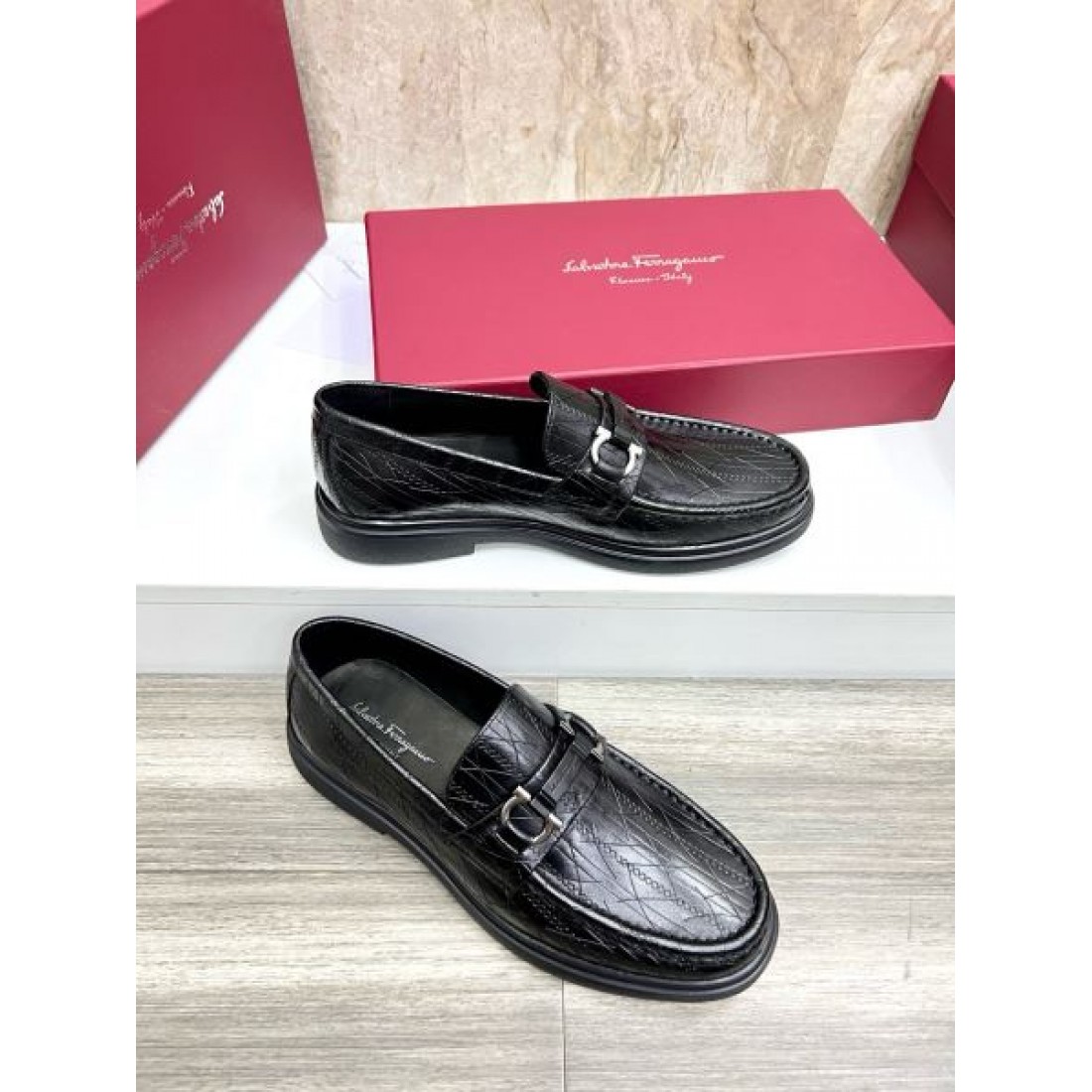 ローファースタイル ドレスカジュアル 洗練コーデ FERRAGAMO フェラガモ コピー ビジネスシューズ 都会派ファッション