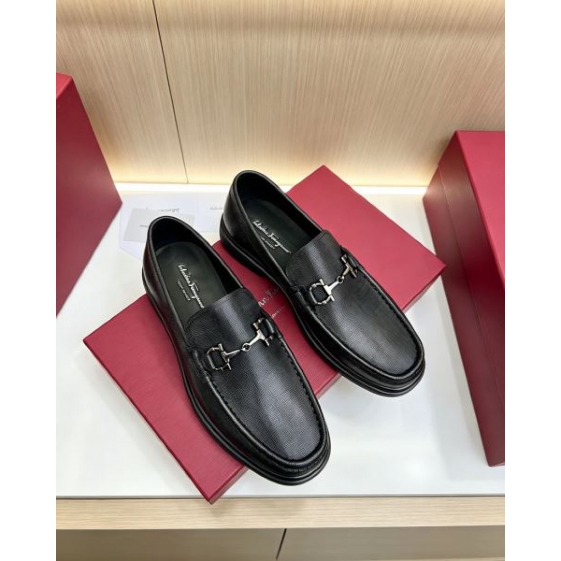 モカシンフォルム ビットデザイン スリムライン FERRAGAMO フェラガモ コピー ビジネスシューズ クラフトディテール 大人ファッション