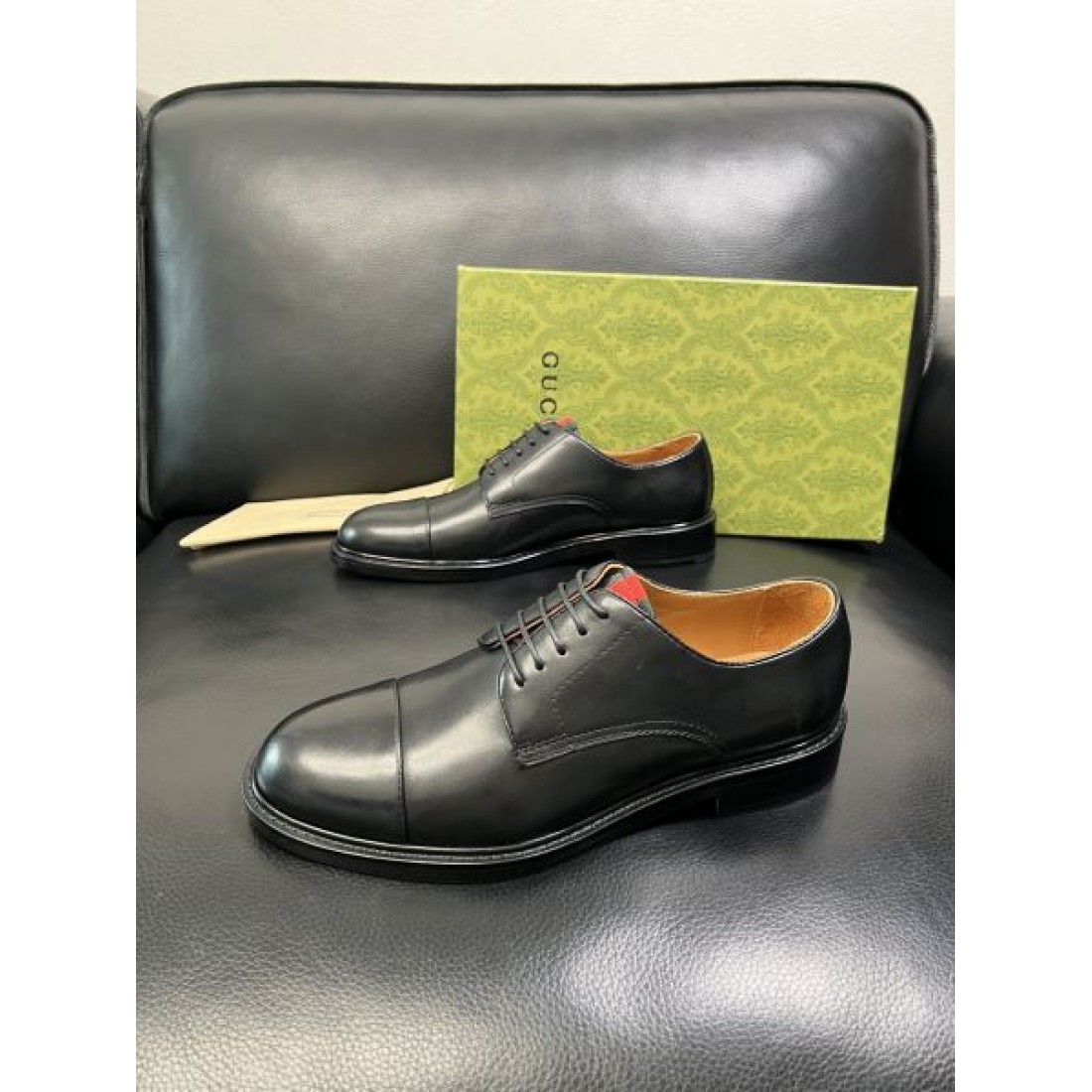 ストレートチップ レースアップデザイン レザー仕立て GUCCI グッチ コピー ビジネスシューズ 端正なフォルム ビジネススタイル