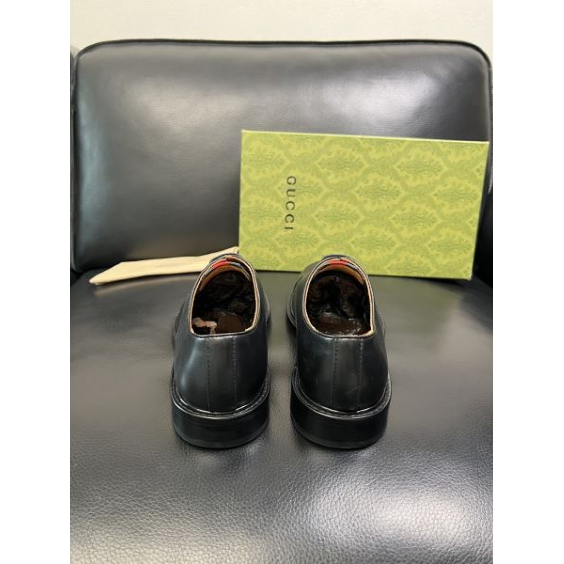 ストレートチップ レースアップデザイン レザー仕立て GUCCI グッチ コピー ビジネスシューズ 端正なフォルム ビジネススタイル