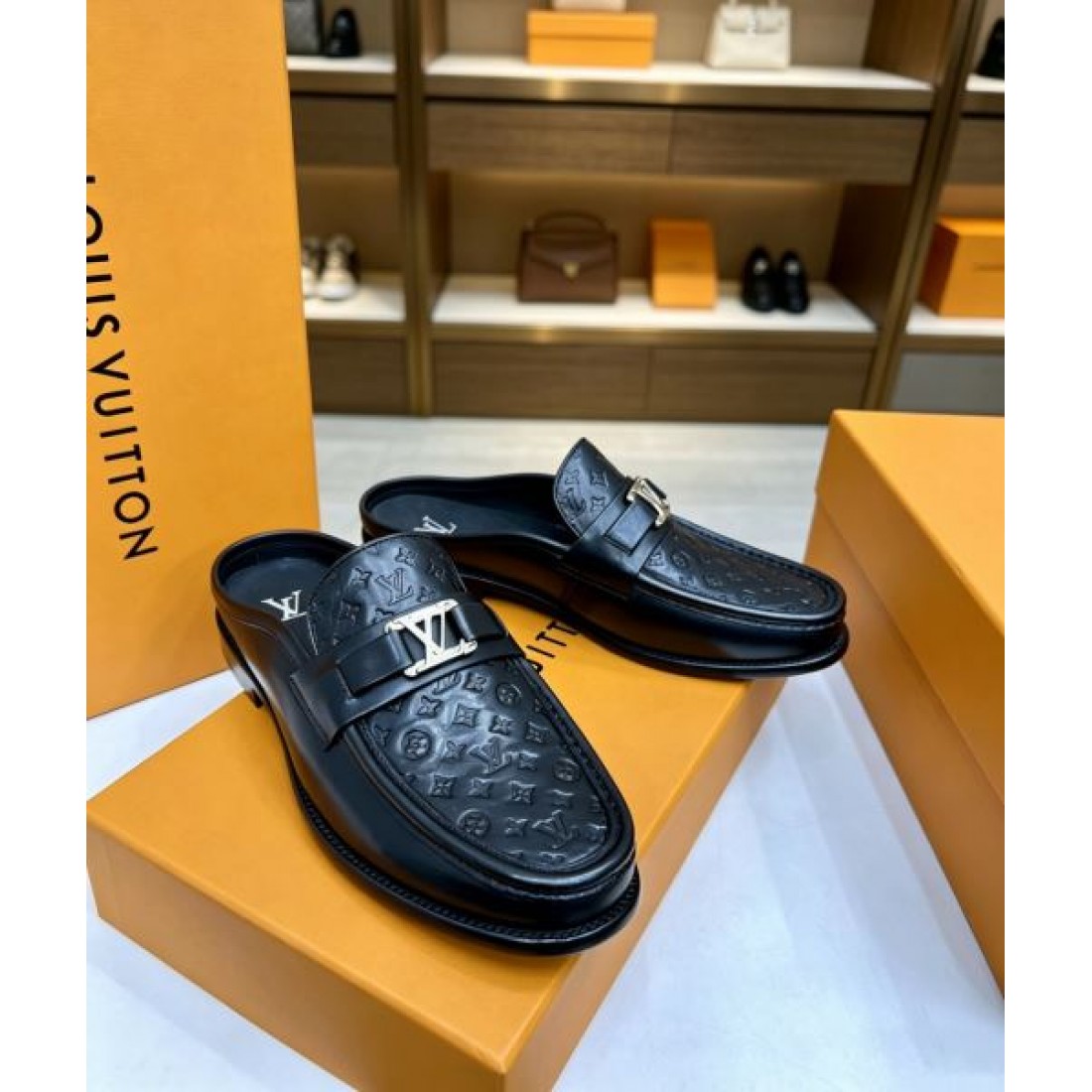 モノグラムローファー ビットデザイン メタルパーツ LOUIS VUITTON ルイヴィトン コピー ビジネスシューズ 洗練された印象 新入荷