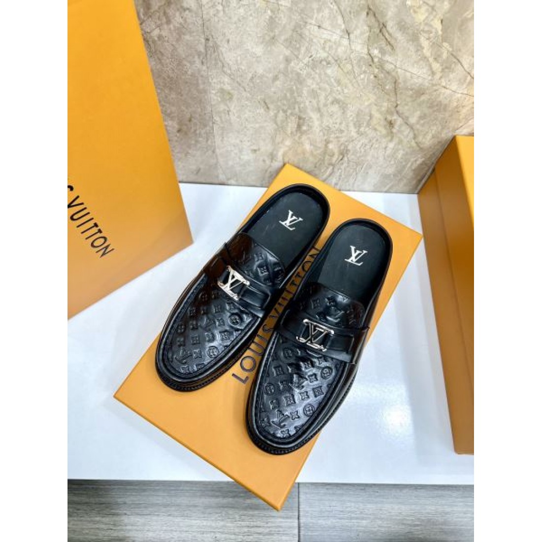 モノグラムローファー ビットデザイン メタルパーツ LOUIS VUITTON ルイヴィトン コピー ビジネスシューズ 洗練された印象 新入荷