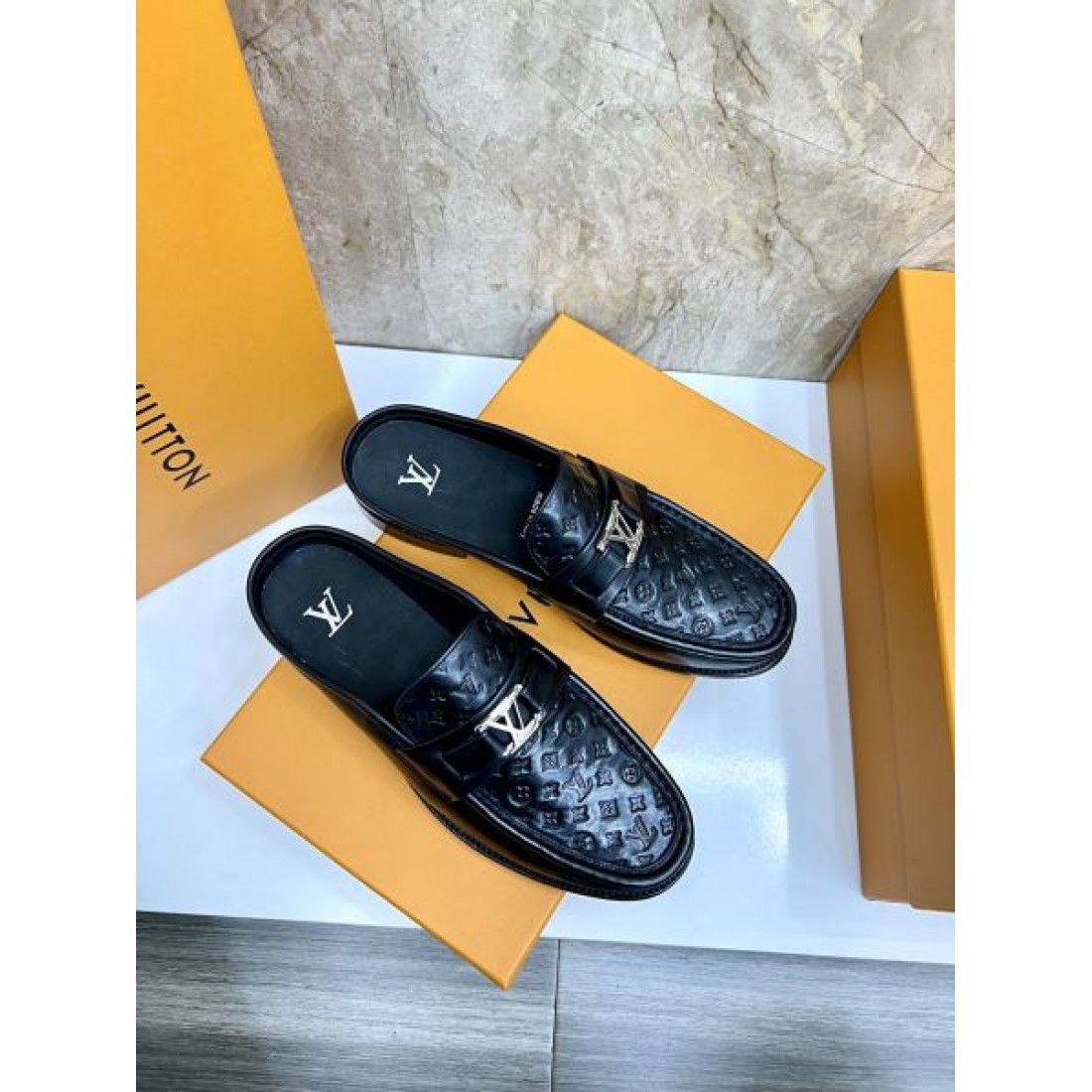 モノグラムローファー ビットデザイン メタルパーツ LOUIS VUITTON ルイヴィトン コピー ビジネスシューズ 洗練された印象 新入荷