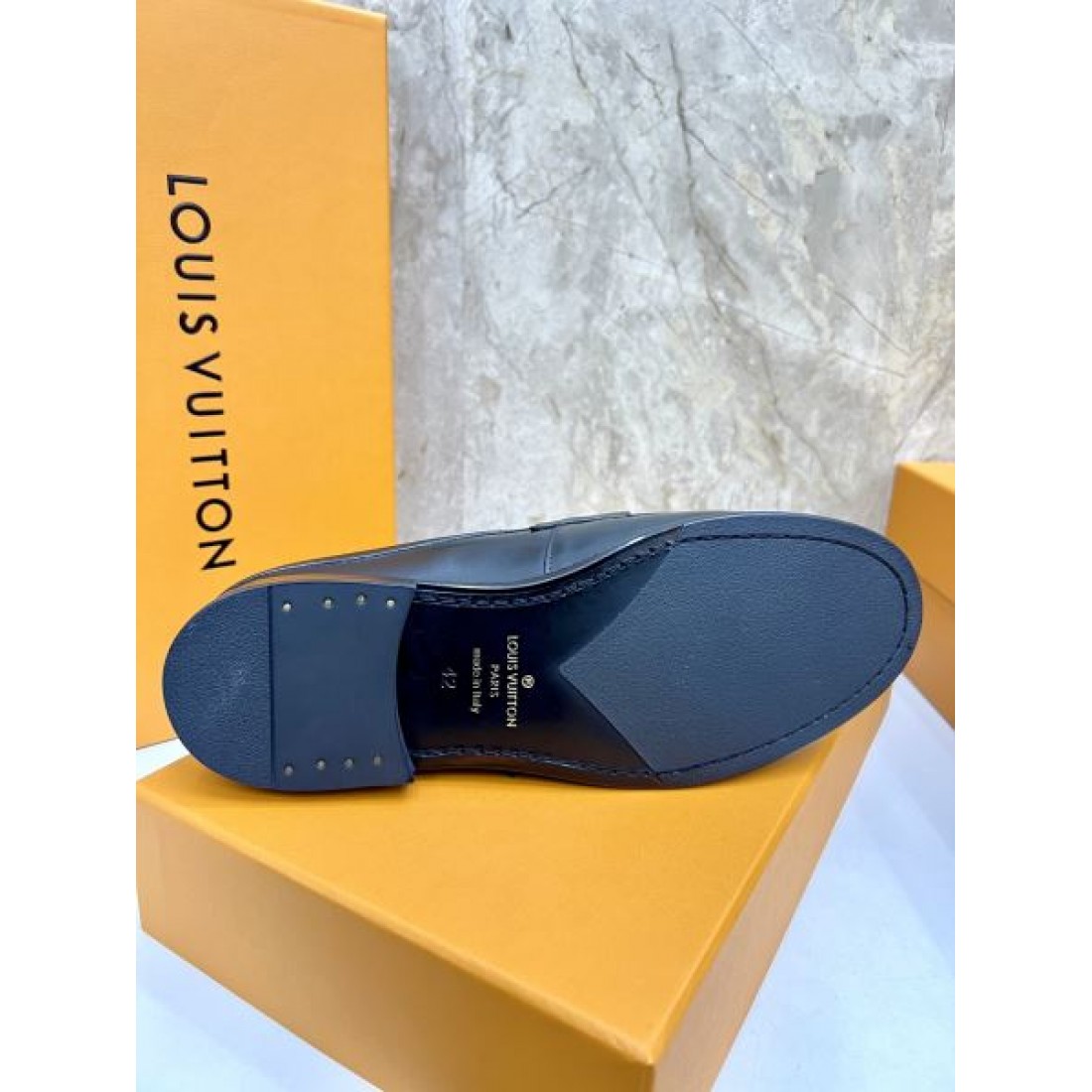 モノグラムローファー ビットデザイン メタルパーツ LOUIS VUITTON ルイヴィトン コピー ビジネスシューズ 洗練された印象 新入荷