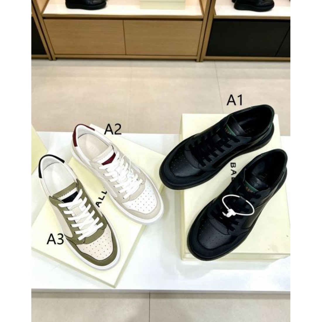 ミニマルフォルム レザー調デザイン スマートシルエット BALLY バリー コピー スニーカー 新作アイテム デイリースタイル