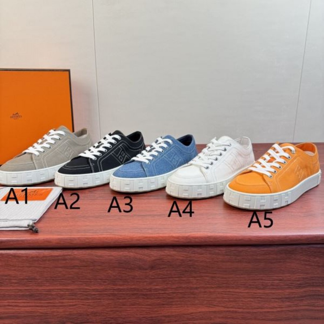 ローカット キャンバス素材 ラインステッチ HERMES エルメス コピー スニーカー シンプルデザイン 都会的スタイル