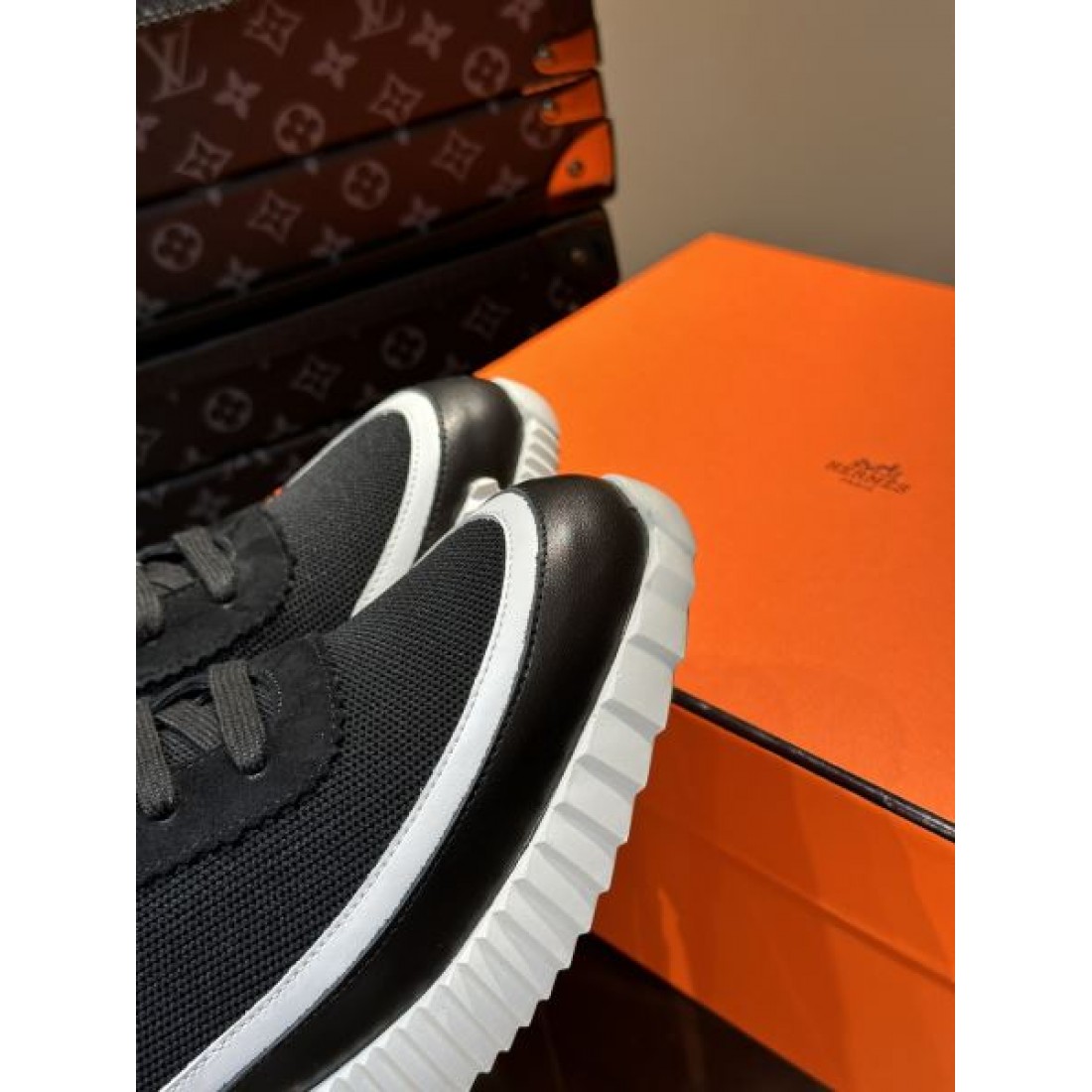 アクティブデザイン 立体ソール レースアップ仕様 HERMES エルメス コピー スニーカー 幅広い着こなし 注目アイテム