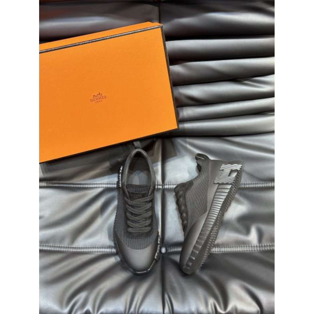 メッシュ切替 ローカット ボリュームソール HERMES エルメス コピー スニーカー スポーティーデザイン 海外人気モデル 高品質スタイル