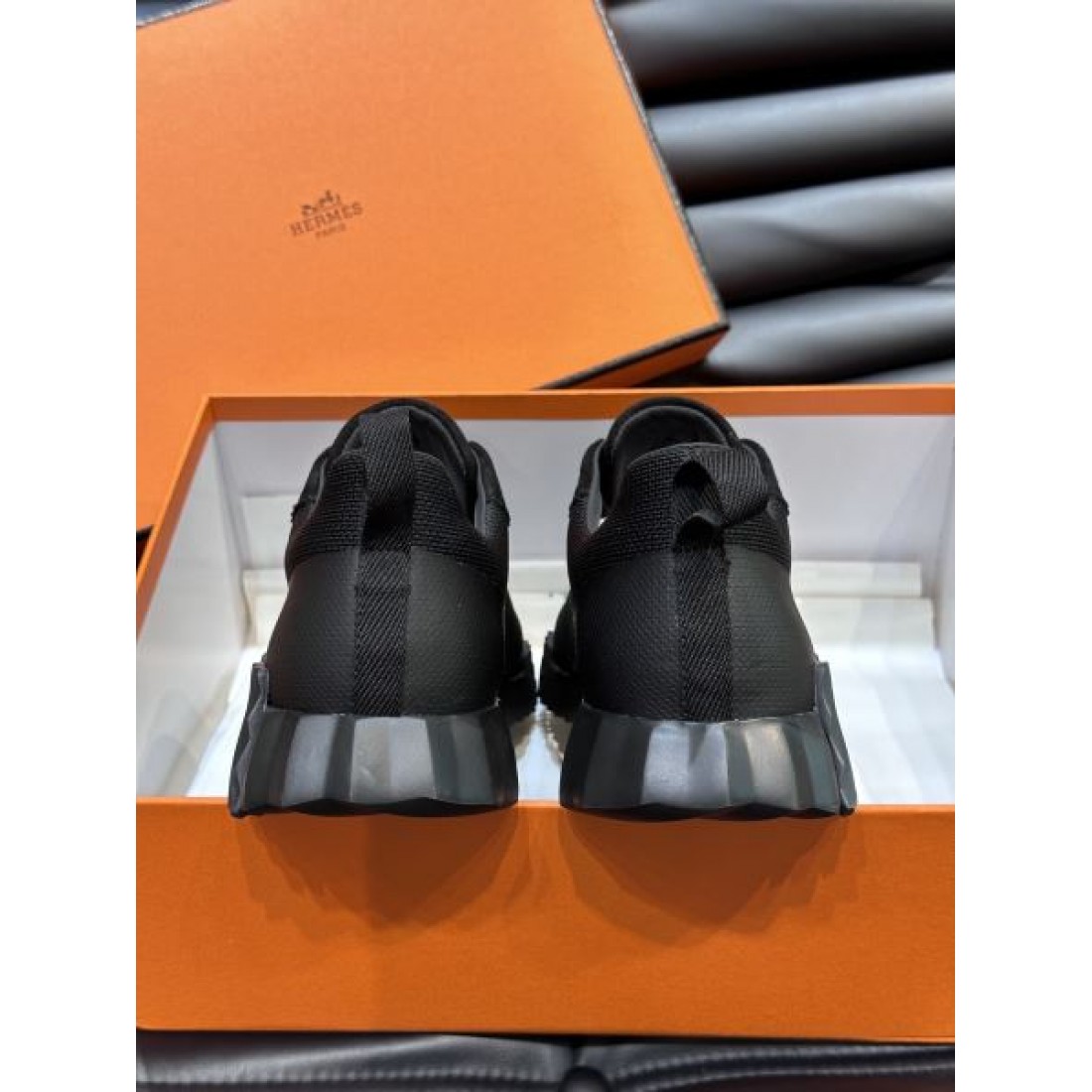 メッシュ切替 ローカット ボリュームソール HERMES エルメス コピー スニーカー スポーティーデザイン 海外人気モデル 高品質スタイル
