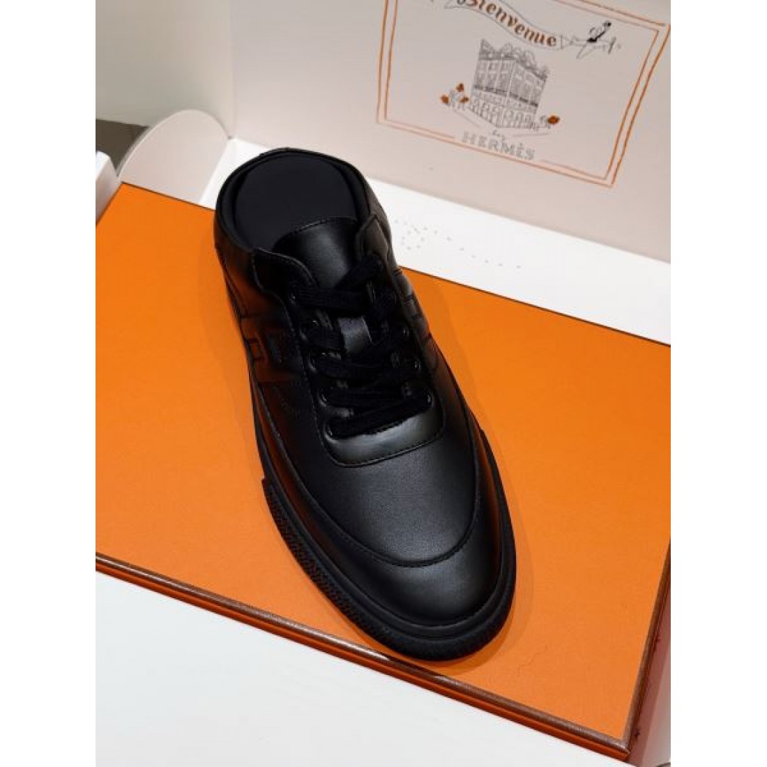 レザーデザイン ローカット ミニマルフォルム HERMES エルメス コピー スニーカー 丁寧な作り シティスタイル