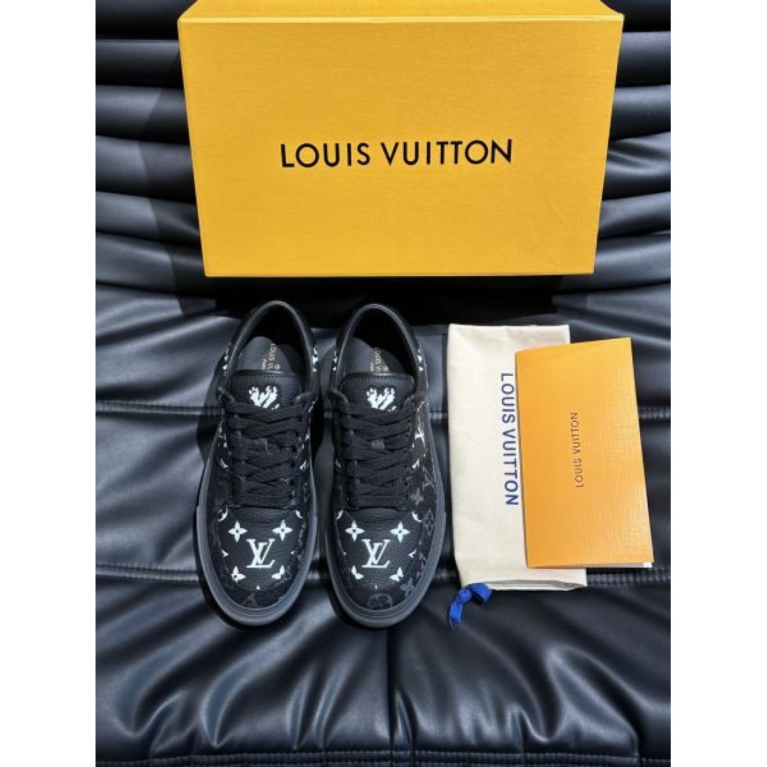 モノグラムパターン レースアップ仕様 LOUIS VUITTON ルイヴィトン コピー スニーカー ストリートファッション ブランド感