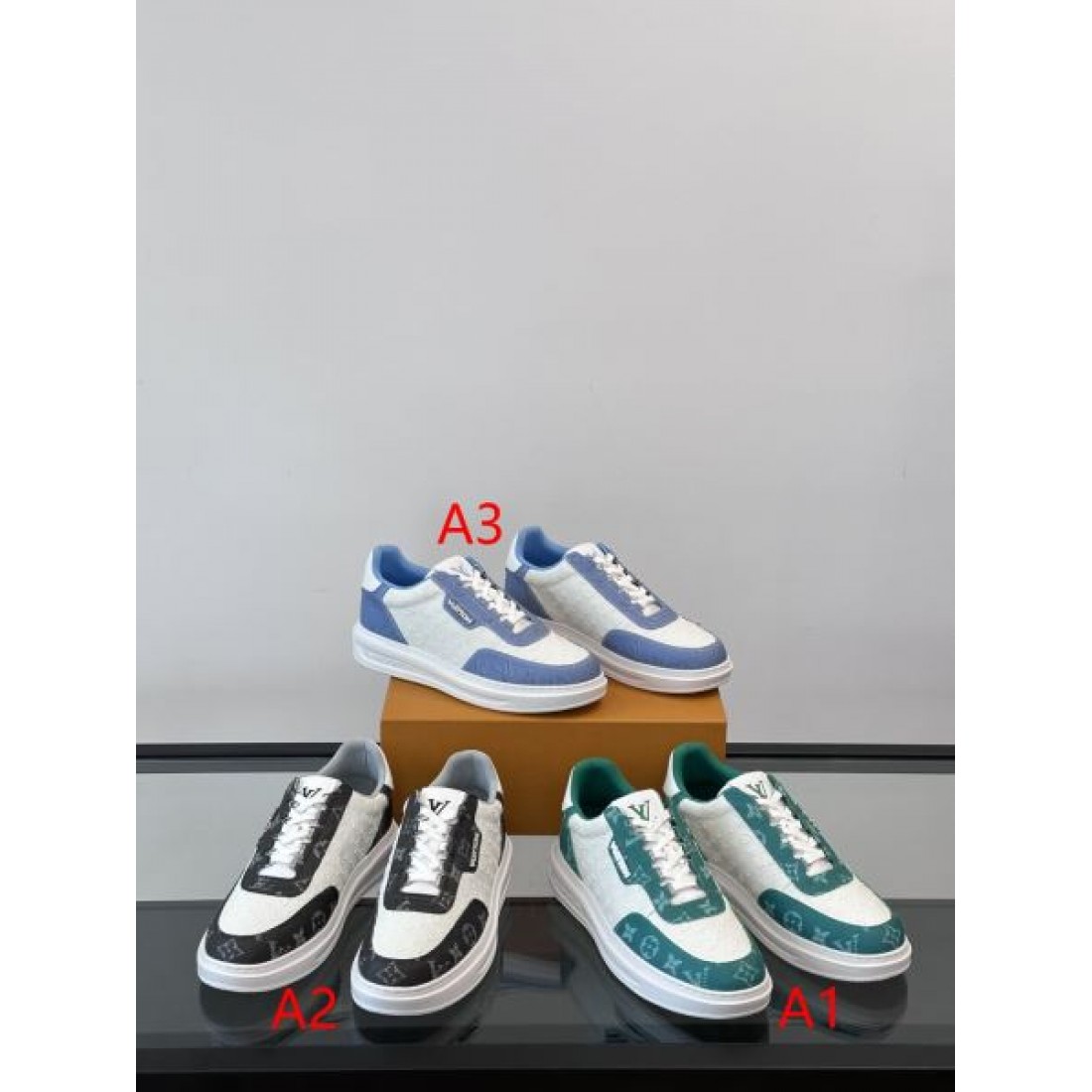 シンプルデザイン モノグラムアクセント LOUI...