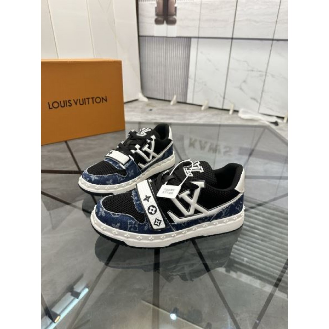 デニムパターン ボリュームフォルム ラバーソール ストリートカジュアル LOUIS VUITTON ルイヴィトン コピー スニーカー 高評価モデル