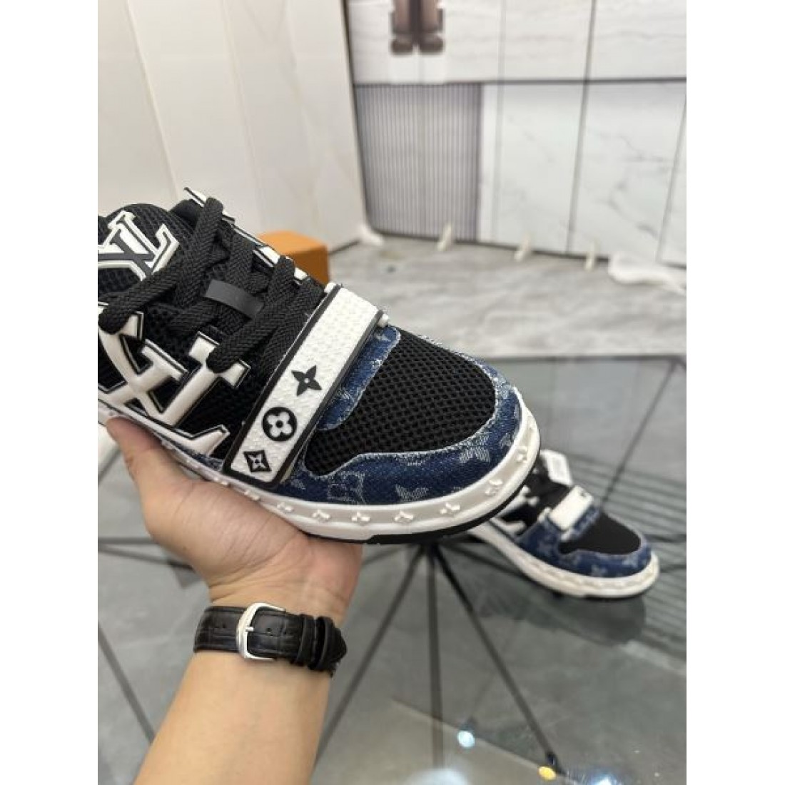 デニムパターン ボリュームフォルム ラバーソール ストリートカジュアル LOUIS VUITTON ルイヴィトン コピー スニーカー 高評価モデル